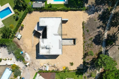 Moradia T5 para Venda em Charneca de Caparica e Sobreda