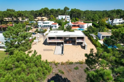 Moradia T5 para Venda em Charneca de Caparica e Sobreda