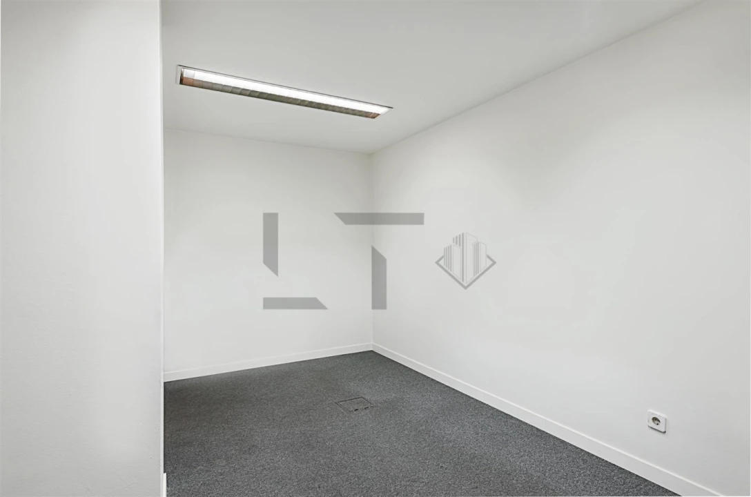 Escritório para Arrendamento em Santa Maria Maior Foto 2