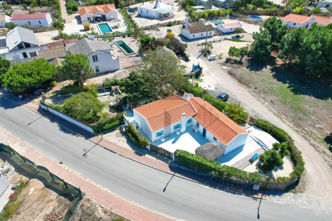 Moradia T4 para Venda em Carvalhal Foto 1