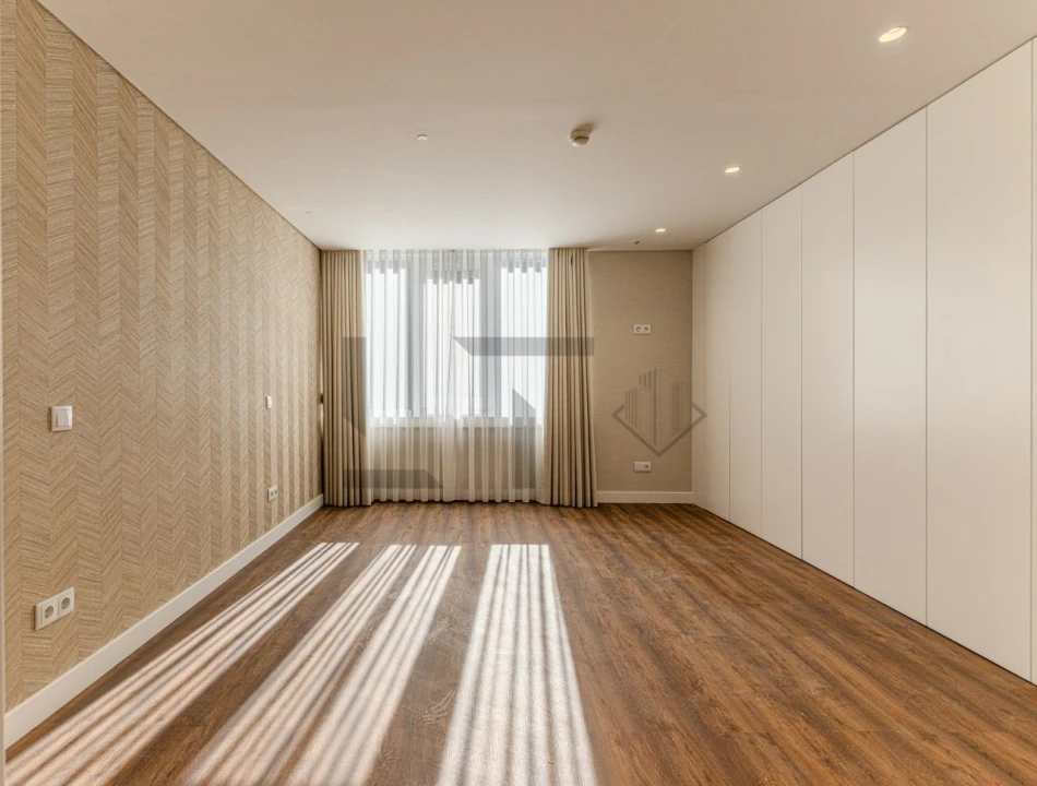 Apartamento T3 para Venda em Santo António Foto 32