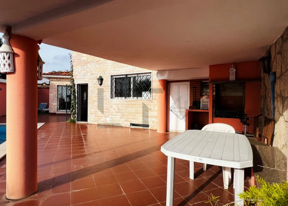 Moradia T5 para Venda em Carcavelos e Parede Foto 4