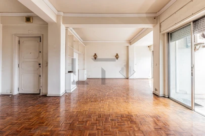 Apartamento T6 para Venda em Alvalade
