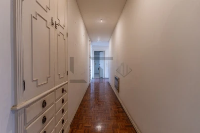 Apartamento T6 para Venda em Alvalade
