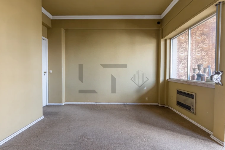Apartamento T6 para Venda em Alvalade Foto 10