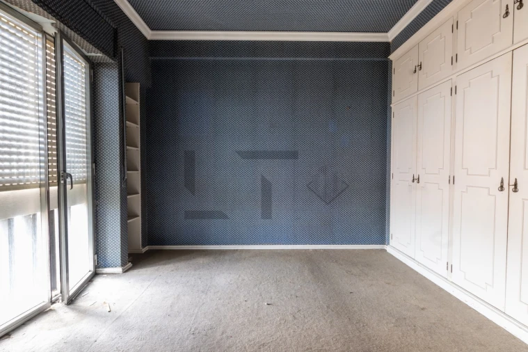 Apartamento T6 para Venda em Alvalade Foto 13