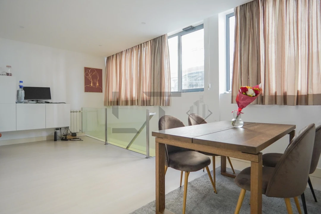 Apartamento T1 para Venda em Santo António Foto 6