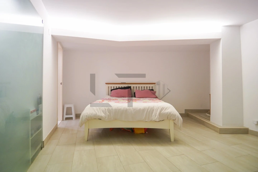 Apartamento T1 para Venda em Santo António Foto 11