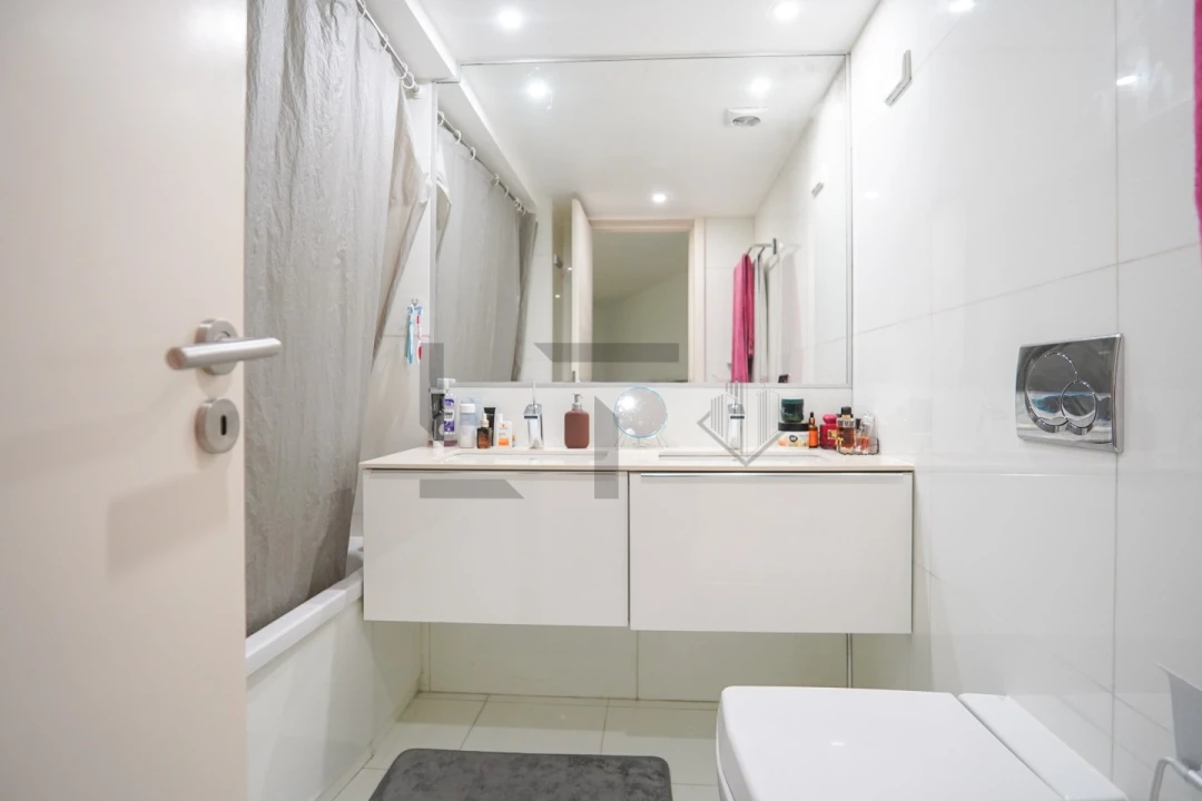 Apartamento T1 para Venda em Santo António Foto 16
