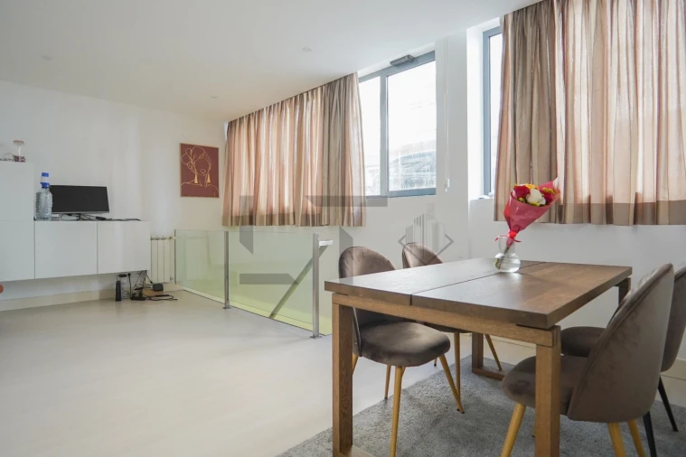 Apartamento T1 para Venda em Santo António Foto 6