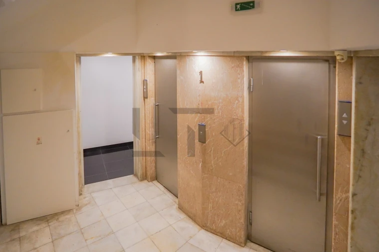 Apartamento T1 para Venda em Santo António Foto 21