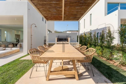 Moradia T3 para Venda em Santa Barbara de Nexe