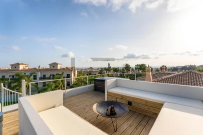 Moradia T3 para Venda em Santa Barbara de Nexe