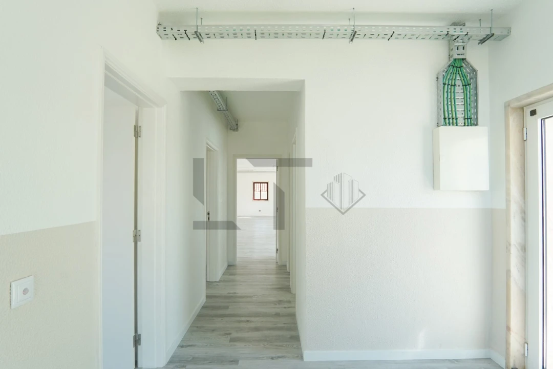 Prédio para Arrendamento em Águas Livres Foto 9