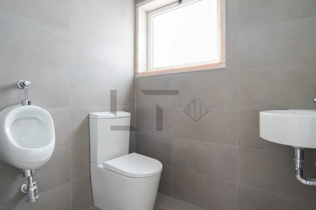 Prédio para Arrendamento em Águas Livres Foto 17