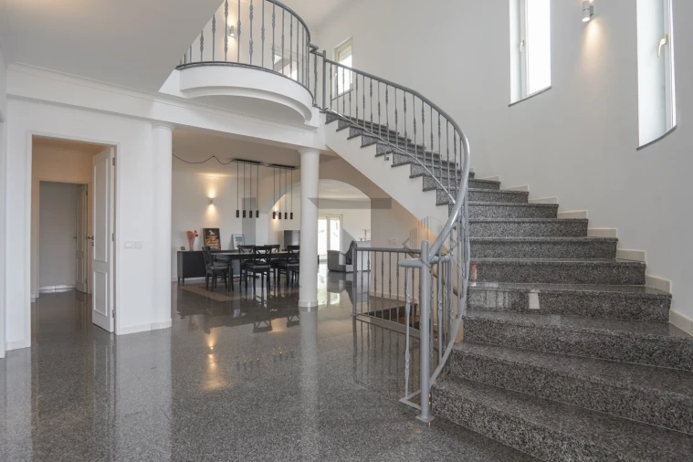 Moradia T5 para Venda em Ferragudo Foto 10