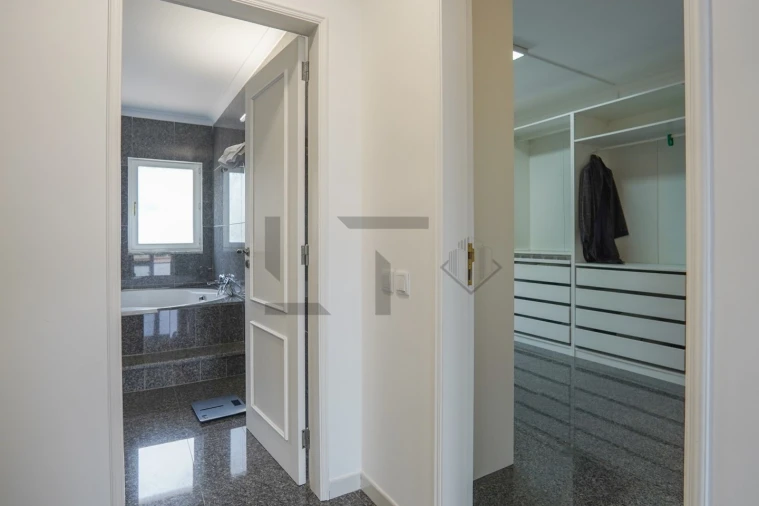 Moradia T5 para Venda em Ferragudo Foto 35