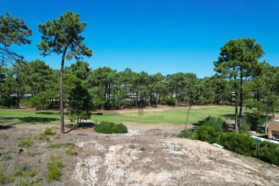 Moradia T5 para Venda em Charneca de Caparica e Sobreda