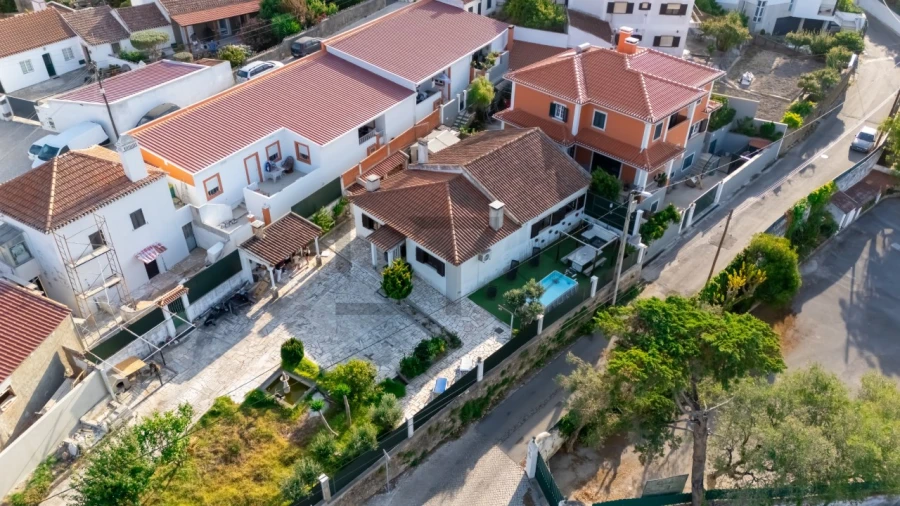 Moradia T3 para Venda em Rio de Mouro Foto 1