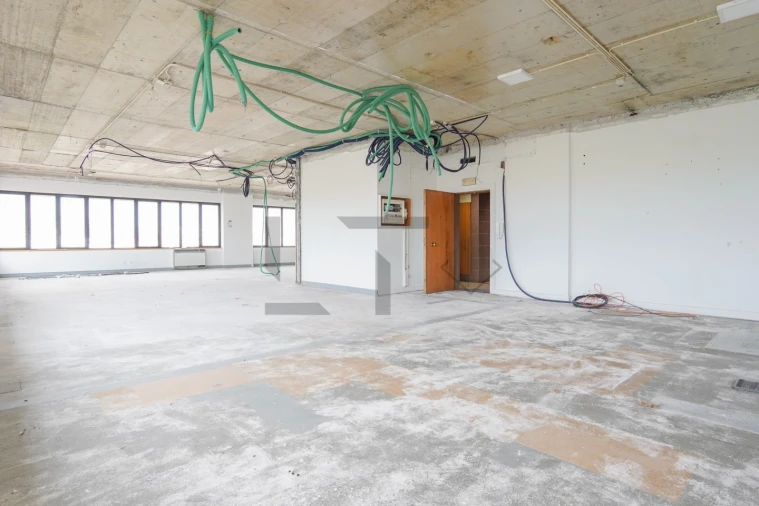 Escritório para Arrendamento em São Domingos de Benfica Foto 11