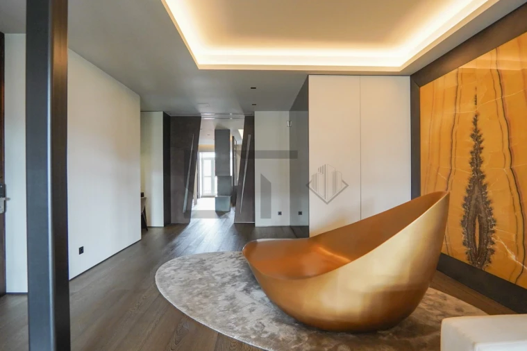 Apartamento T3 para Arrendamento em Santo António Foto 5