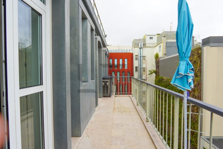 Apartamento T3 para Arrendamento em Santo António Foto 41