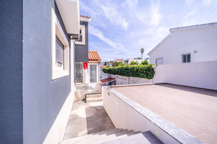 Moradia T6 para Venda em Corroios Foto 9