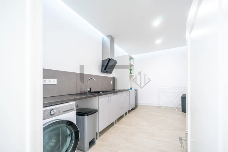 Moradia T6 para Venda em Corroios Foto 39