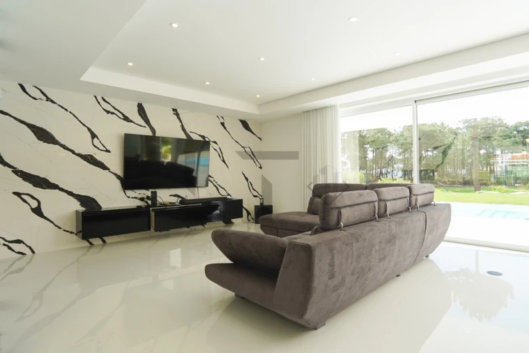 Moradia T4 para Arrendamento em Charneca de Caparica e Sobreda Foto 38