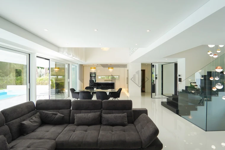 Moradia T4 para Arrendamento em Charneca de Caparica e Sobreda Foto 40