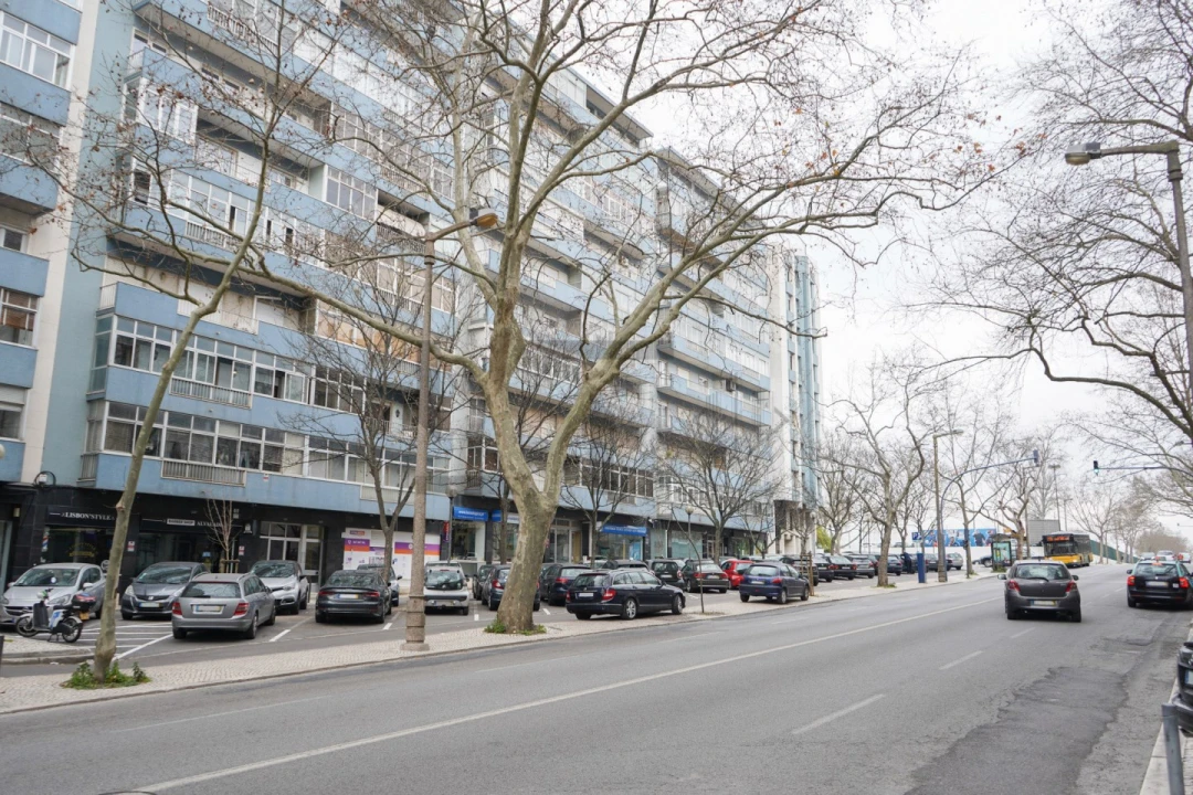 Loja para Venda em Alvalade Foto 4