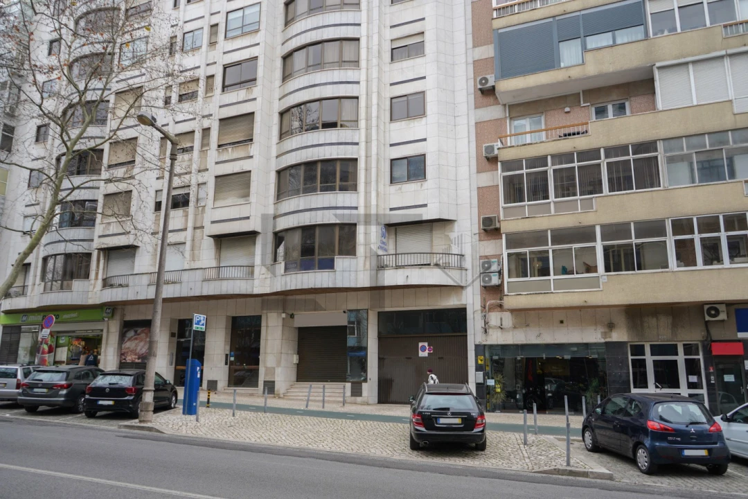 Loja para Venda em Alvalade Foto 5