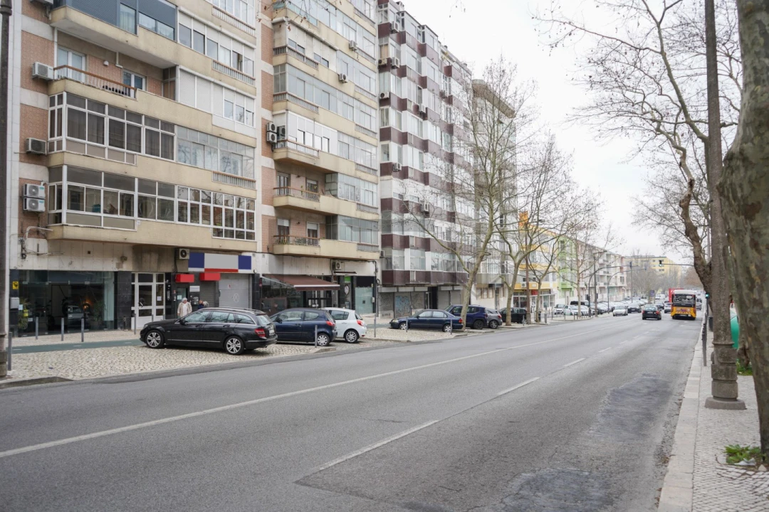 Loja para Venda em Alvalade Foto 8