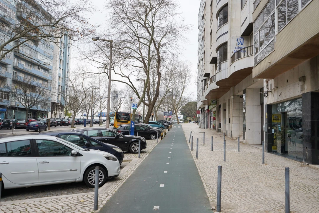 Loja para Venda em Alvalade Foto 12