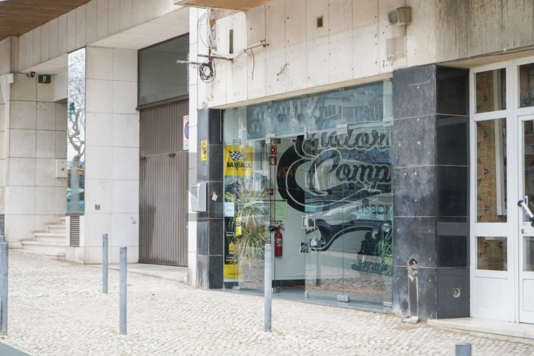 Loja para Venda em Alvalade Foto 2