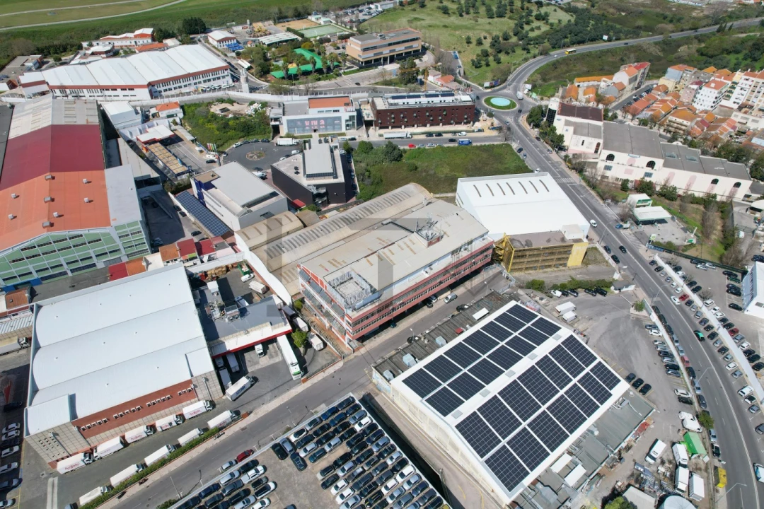 Prédio para Arrendamento em Sacavém e Prior Velho Foto 8