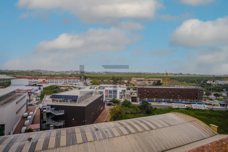 Prédio para Arrendamento em Sacavém e Prior Velho Foto 18