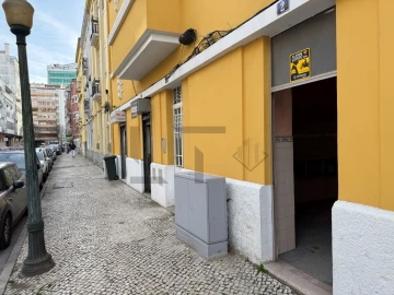 Loja para Arrendamento em São Domingos de Benfica