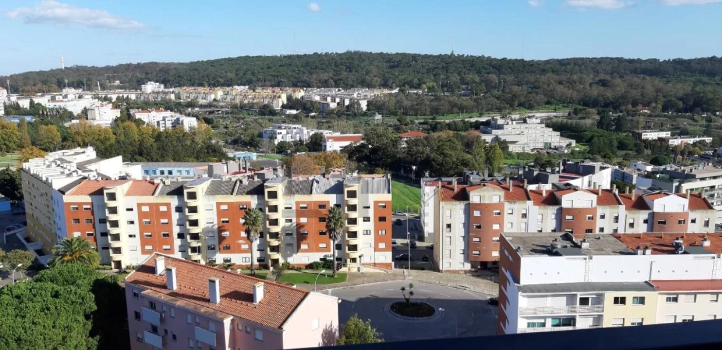 Apartamento T2 para Venda em Alfragide Foto 1