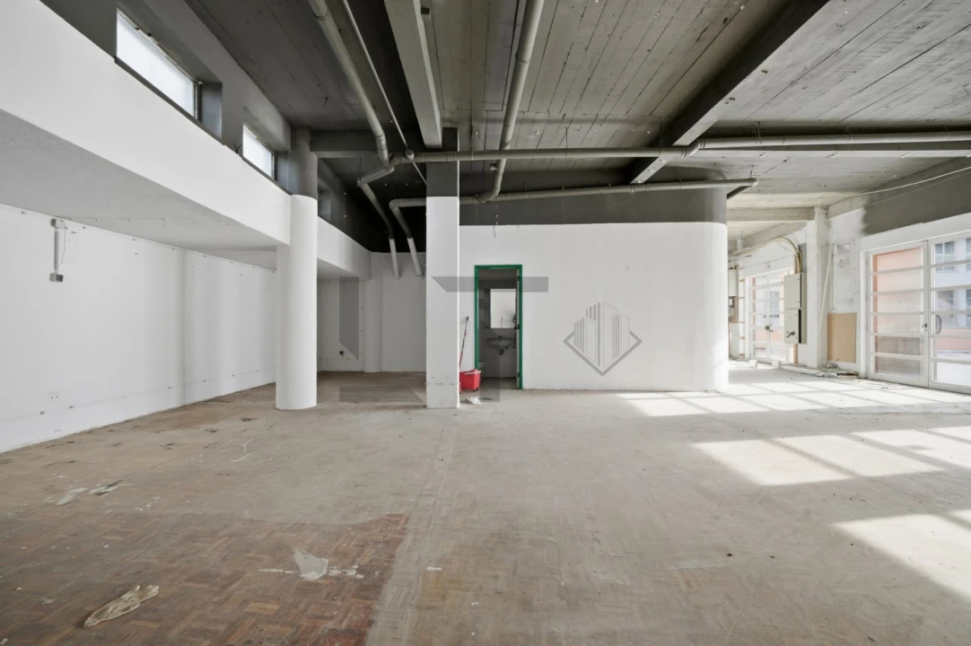 Loja para Arrendamento em Algés, Linda-A-Velha e Cruz Quebrada-Dafundo Foto 12