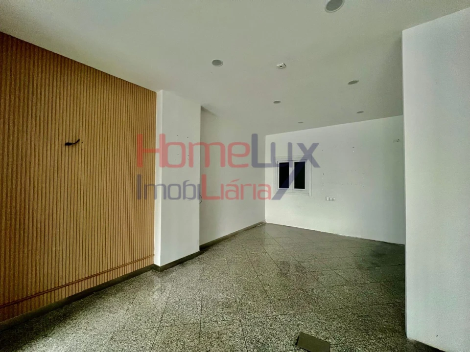 Loja para Arrendamento em Pedrouços Foto 3