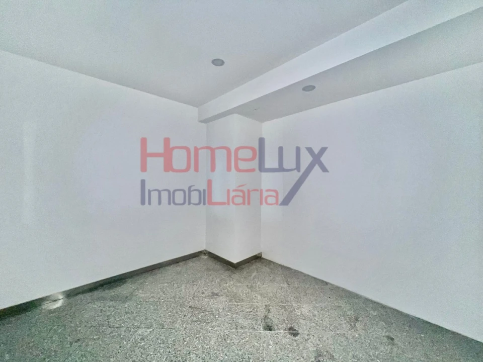 Loja para Arrendamento em Pedrouços Foto 10