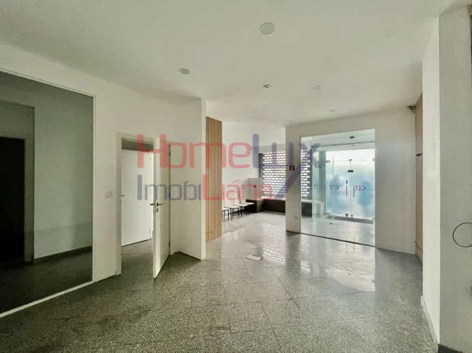 Loja para Arrendamento em Pedrouços Foto 4