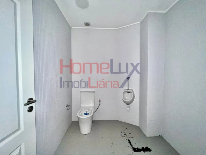 Loja para Arrendamento em Pedrouços Foto 7