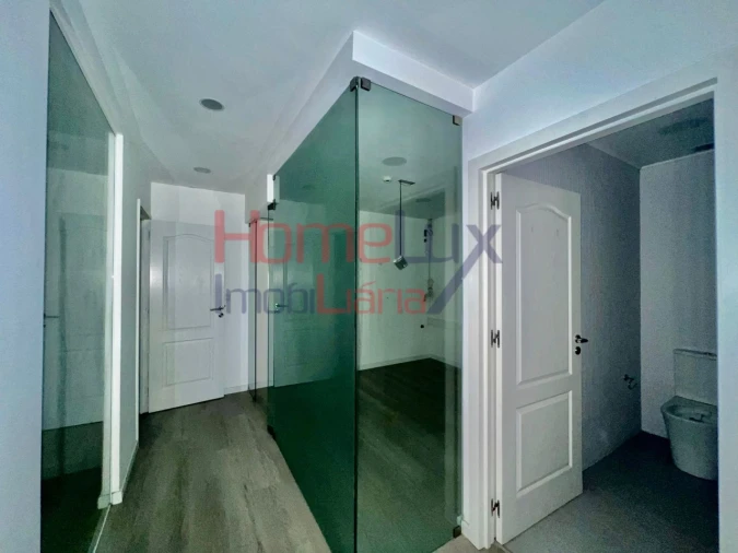 Loja para Arrendamento em Pedrouços Foto 12