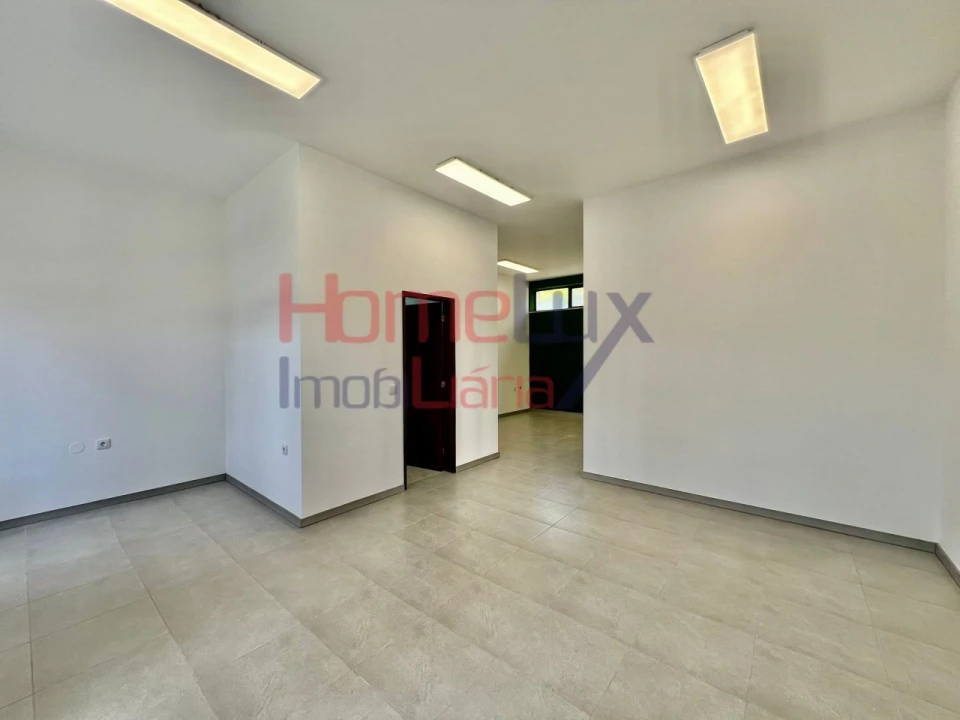 Loja para Venda em Mesão Frio (Santo André) Foto 3