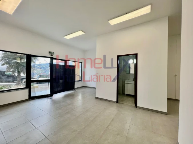 Loja para Venda em Mesão Frio (Santo André) Foto 2