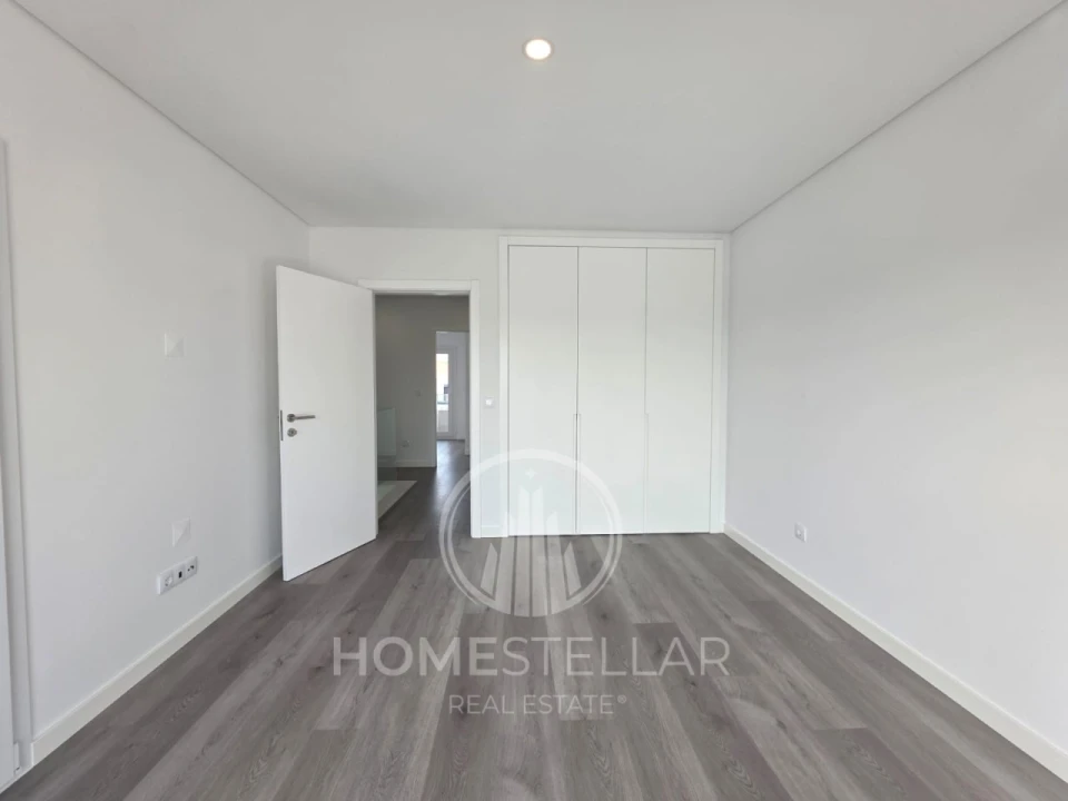 Moradia T4 para Venda em Fernao Ferro Foto 28