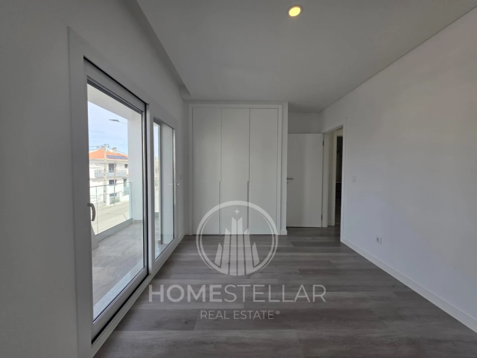 Moradia T4 para Venda em Fernao Ferro Foto 29