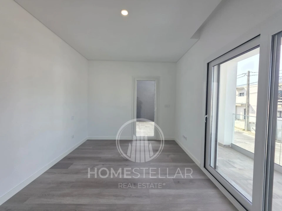 Moradia T4 para Venda em Fernao Ferro Foto 30